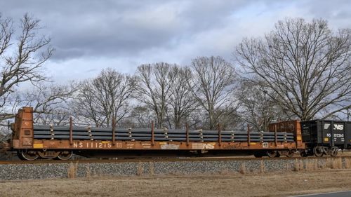 Franţa va furniza Ucrainei şine din oţel reciclat. Şinele vor fi trimise în vestul Ucrainei, în afara zonei de conflict