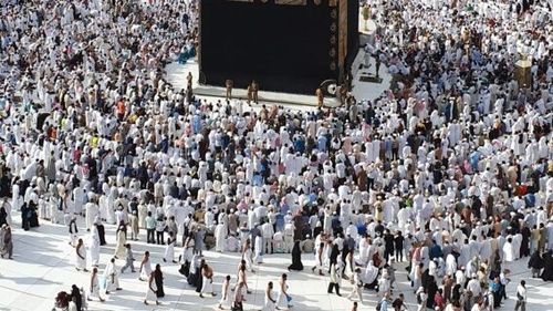Pelerinaj la Mecca: Peste un milion de musulmani sunt așteptați, pe o căldură sufocantă, la Hajj, unul din cei cinci piloni ai Islamului, în orașul considerat ”cel mai sfânt”