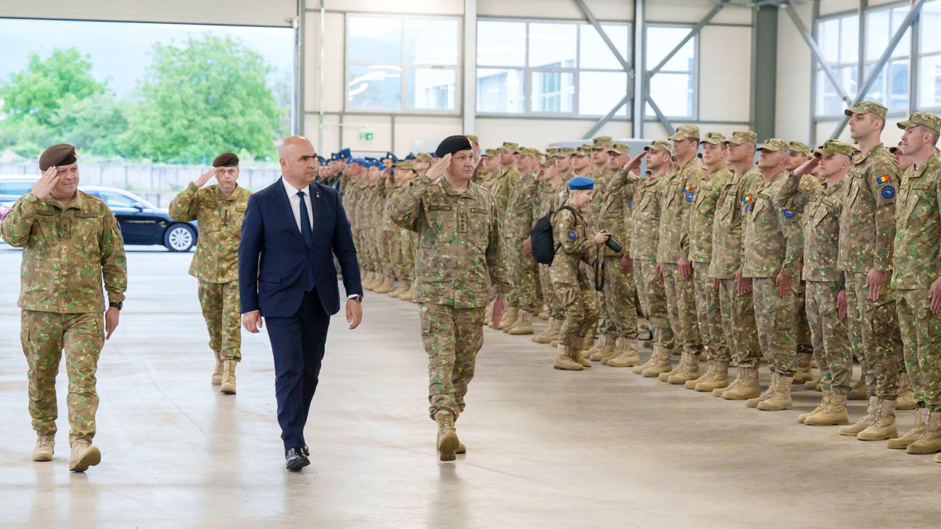 Președintele interimar Bolojan, vizită la Misiunea Militară a Uniunii Europene în Bosnia și Herțegovina – EUFOR Althea / România a preluat comanda misiunii în ianuarie, 2025