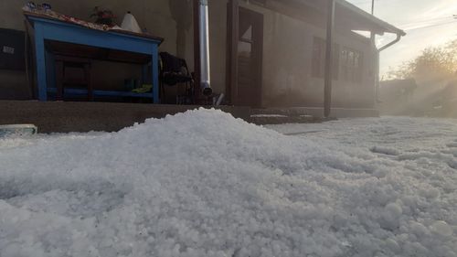 În Vâlcănești, stratul de gheață are câțiva centimetri / Vreme extremă în ziua de Paște, în Prahova