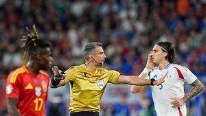VIDEO: Multe emoții și lacrimi la anunțarea arbitrului finalei Cupei Mondiale de fotbal