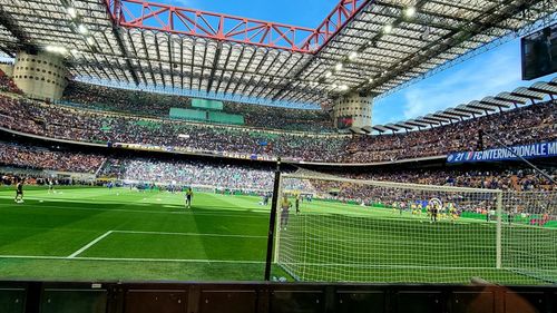 VIDEO | Sărbătoare la Milano: Momentul în care Inter ridică trofeul de campioană a Italiei în fața propriilor fani