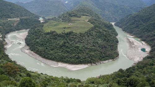 China va construi în Tibet cel mai mare baraj hidroenergetic din lume / Milioane de persoane din India și Bangladesh, afectate în aval