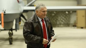 O dronă MQ-9 Reaper, prezentată la baza militară de la Câmpia Turzii. Ambasadorul american: „Poporul român nu are un prieten mai mare decât SUA”