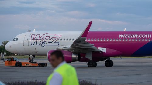 Compania low-cost Wizz Air anunță că a reintrodus bilete cu tarife speciale pentru clienții Blue Air, afectați de zboruri anulate
