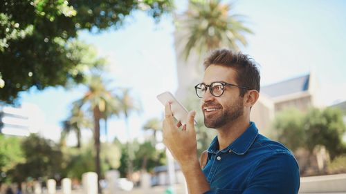 Un bărbat a fost amendat cu 200 de euro pentru că a vorbit pe speaker la telefon într-o gară din Franţa