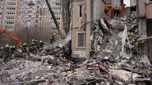 Un mort şi 14 răniţi, inclusiv trei salvatori, în atacuri ruse cu dronă la Odesa / Şase răniţi, inclusiv doi adolescenţi, în atacuri cu dronă şi bombe planante la Harkov / Kievul anunţă că a doborât 70 dintre cele 86 de drone lansate de ruşi, Moscova 61 de drone ucrainene