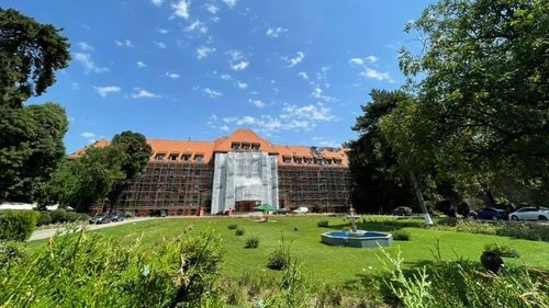 Clotilde Armand: După o luptă de aproape un an de zile cu conducerea RAAPPS, au început lucrările pentru monumentul Hotel Triumf