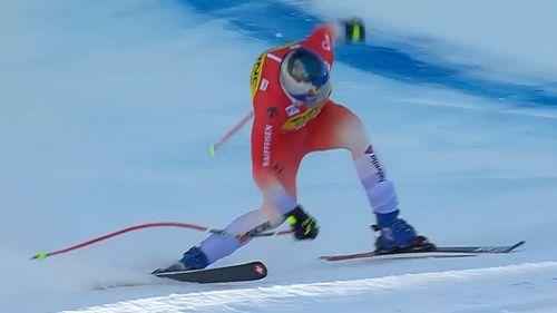 VIDEO Schiorul Marco Odermatt a evitat o căzătură la 100 de kilometri pe oră la Stelvio, după ce i s-a declanșat accidental airbagul