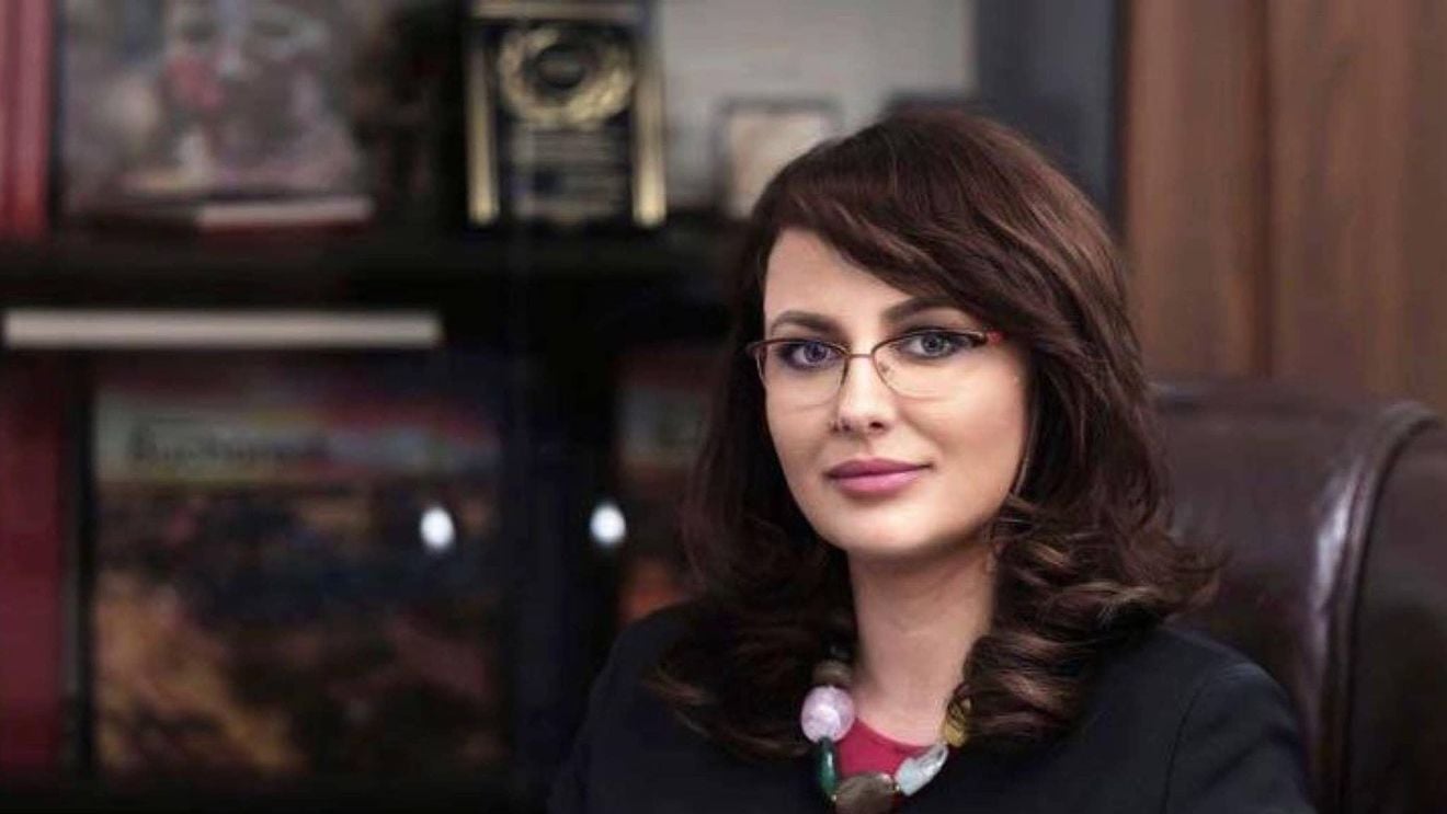 Incredibila ascensiune a Adrianei Cotel, șefa Casei Naționale de Asigurări de Sănătate: În numai trei ani, a ajuns licențiată în Psihologie, masterandă, doctorand, asistent universitar și psiholog cu triplă specializare