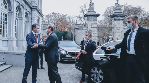 Premierul Franței, testat pozitiv la COVID-19. Prim-ministrul belgian și patru miniștri, în carantină după ce s-au întâlnit luni cu Castex