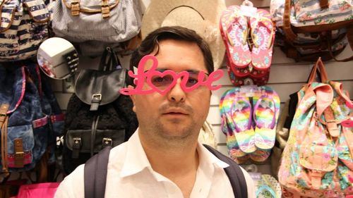 Primarul PNL din Lugoj, demis de prefectul PSD de Timiș după ce și-a schimbat domiciliul / Claudiu Buciu face în fiecare săptămână naveta în Germania unde se află soţia sa şi cei trei copii / Ce spune legea, cum a recționat primarul