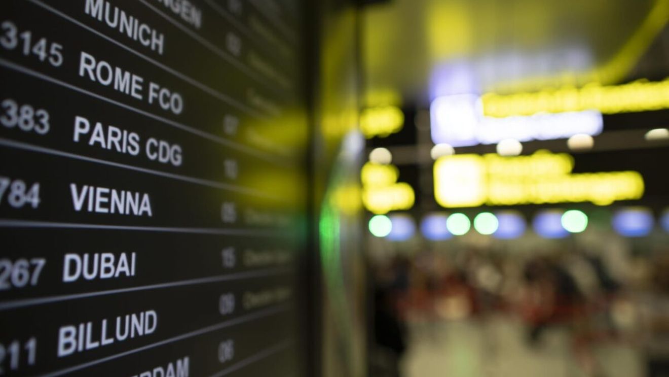Controlorii de trafic aerian din Franţa anunţă o grevă naţională la 18 septembrie