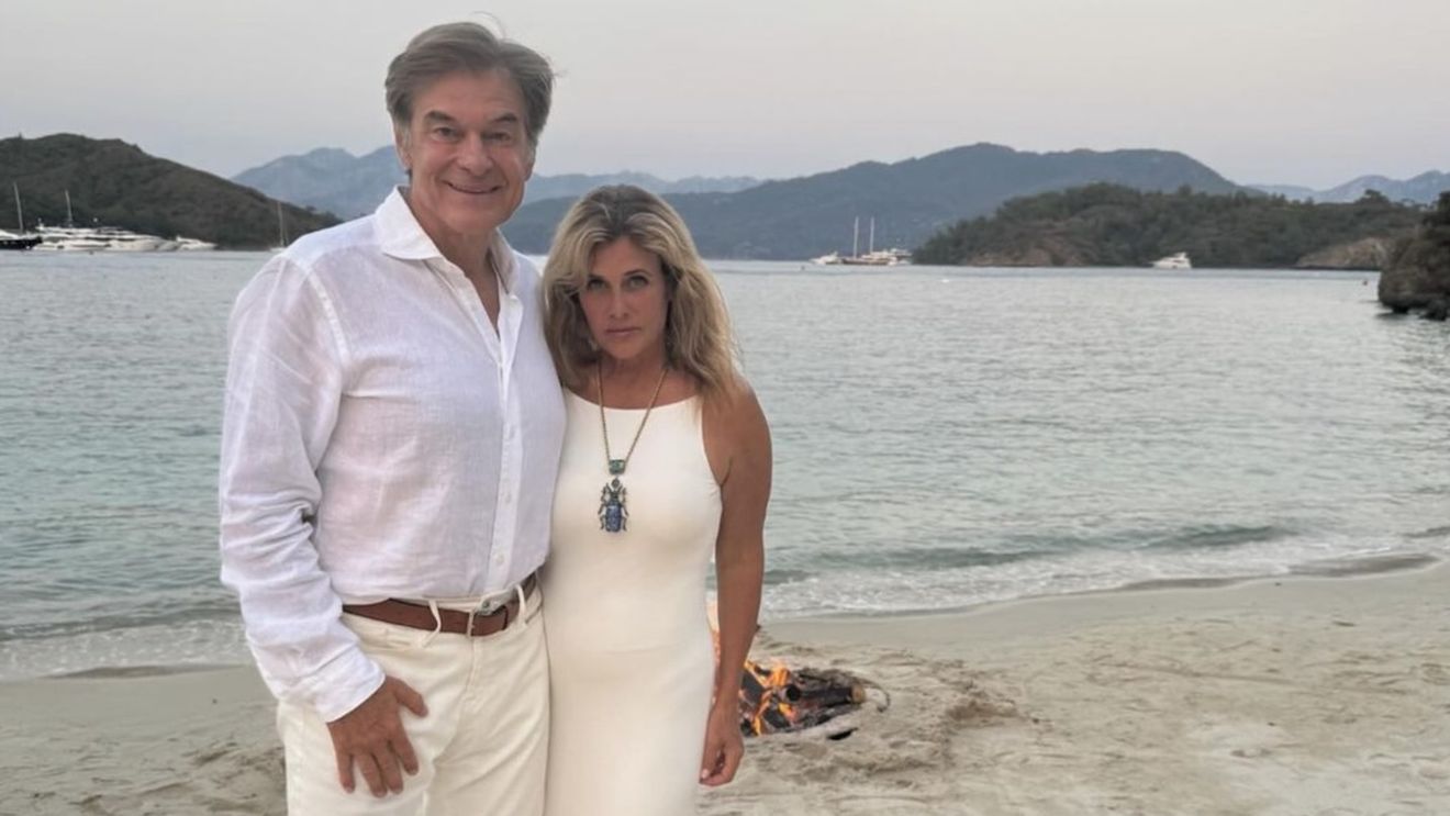 Trump îl nominalizează pe ”Dr. Oz”, un star al platourilor de televiziune, la conducerea uriaşului program public american de asigurări de sănătate / Fostul ”expert în sănătate” al starului Oprah Winfrey are 64 de ani