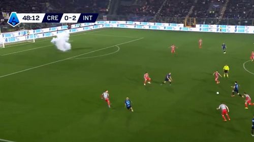 Fan al Interului, arestat și fără trei degete după ce a aruncat o petardă pe teren la meciul cu Cremonese