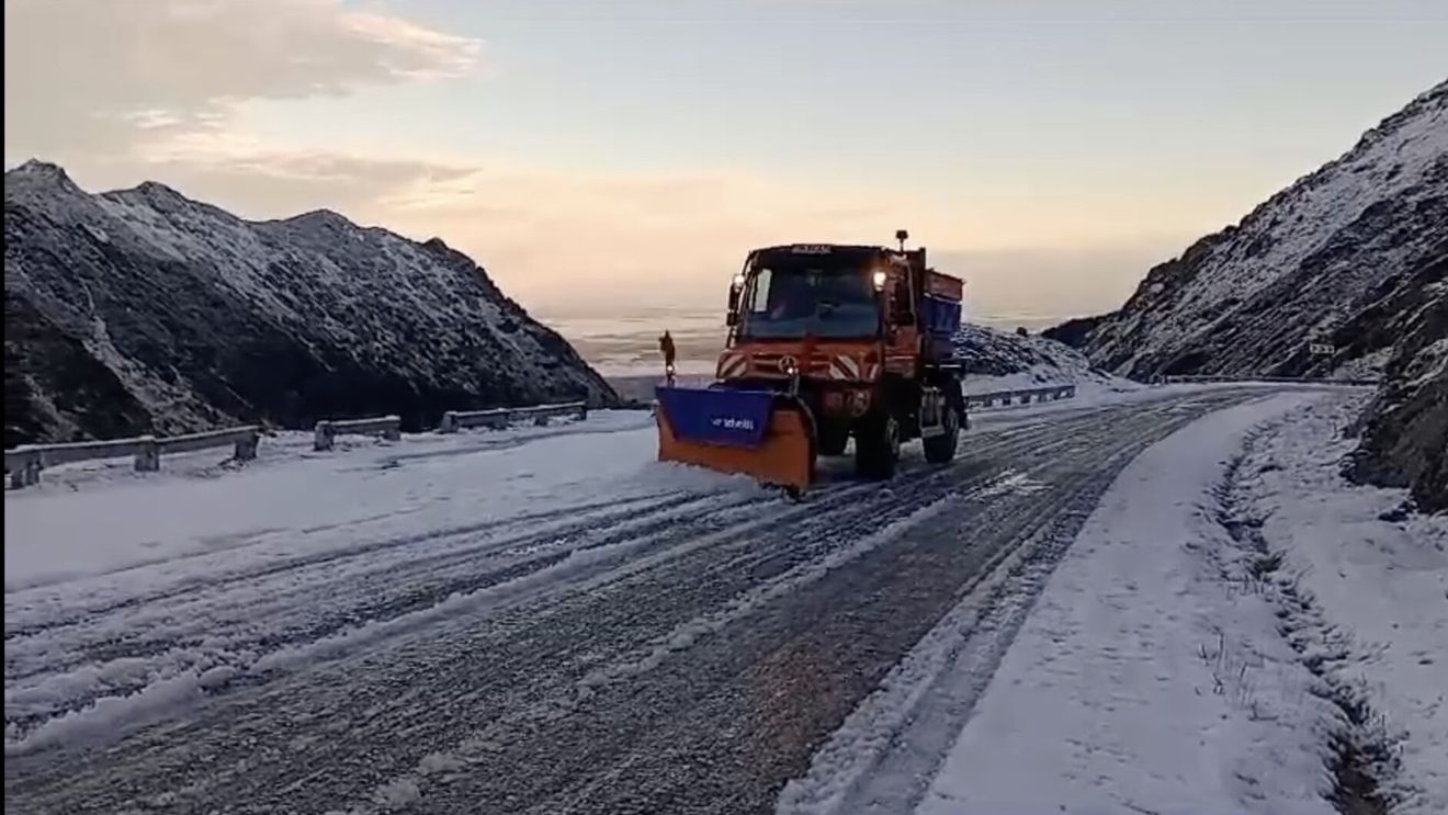Sibiu: Doi centimetri de zăpadă la Bâlea Lac, unde a început să ningă de duminică