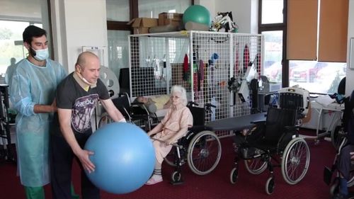 Paralizia totală provocată de stafilococul auriu, recuperată medical la Spitalul Sfântul Sava  (P)