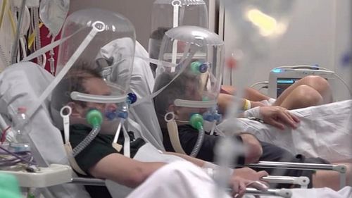 Echipamente sub formă de căști care suplinesc oxigenarea naturală au fost donate de Fundația Gaudium secției de Terapie Intensivă de la Spitalul Mioveni 