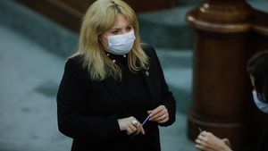 Șefii Parlamentului, Anca Dragu și Ludovic Orban, merg la vaccinare împreună, mâine la ora 10:00