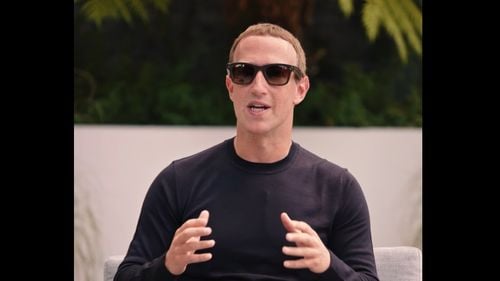 Acţiunile companiei-mamă a Facebook au scăzut cu 14% într-o singură săptămână, cu 61% într-un an / Pariul pe metaverse și controversele legale, impact asupra investitorilor