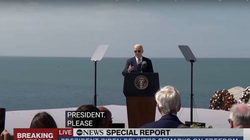 În Normandia, Joe Biden a prezentat o viziune eroică a destinului american, în contrast cu Trump