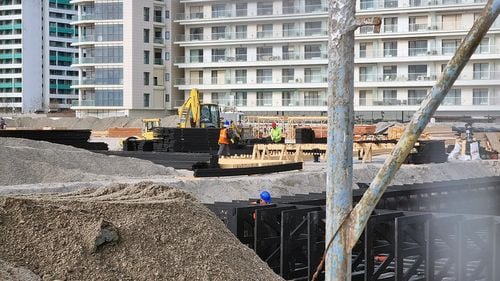 VIDEO Inspectoratul de Stat în Construcții anchetează cum a autorizat Primăria Constanța complexul de agrement ridicat pe plaja Caelia din Mamaia/ Apele Române: Construcția trebuie parțial demolată (documente)