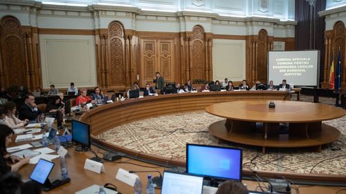VIDEO Comisia pe legile justiţiei a început dezbaterile asupra statutului judecătorilor şi procurorilor