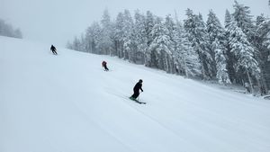 Se deschide pârtia Ruia din Poiana Brașov / ”Am profitat de vremea foarte rece și am produs zăpadă”