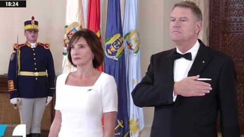 Iohannis, la recepția de Ziua Națională: Marile izbânzi ale națiunii sunt posibile dacă suntem uniți, nu dezbinați, dacă avem aspirații înalte, nu meschine, dacă ținem aproape națiunile prietene civilizate, nu dacă ne izolăm de ele