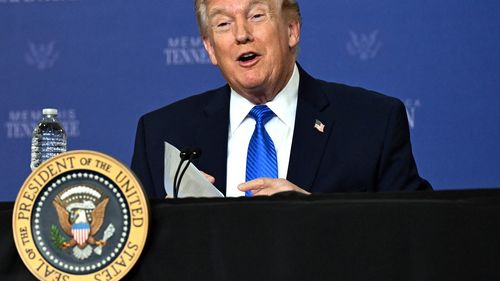 Donald Trump: SUA mai au nevoie de „două săptămâni” pentru a lovi toate țintele din Iran / Liderul american spune că Teheranul este „învins militar” și critică din nou NATO