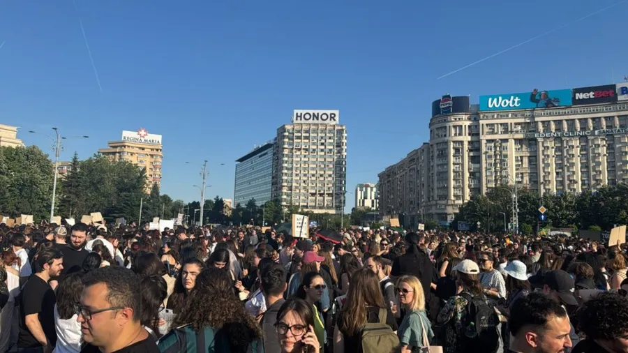 Protest Piața Victoriei, Filia
