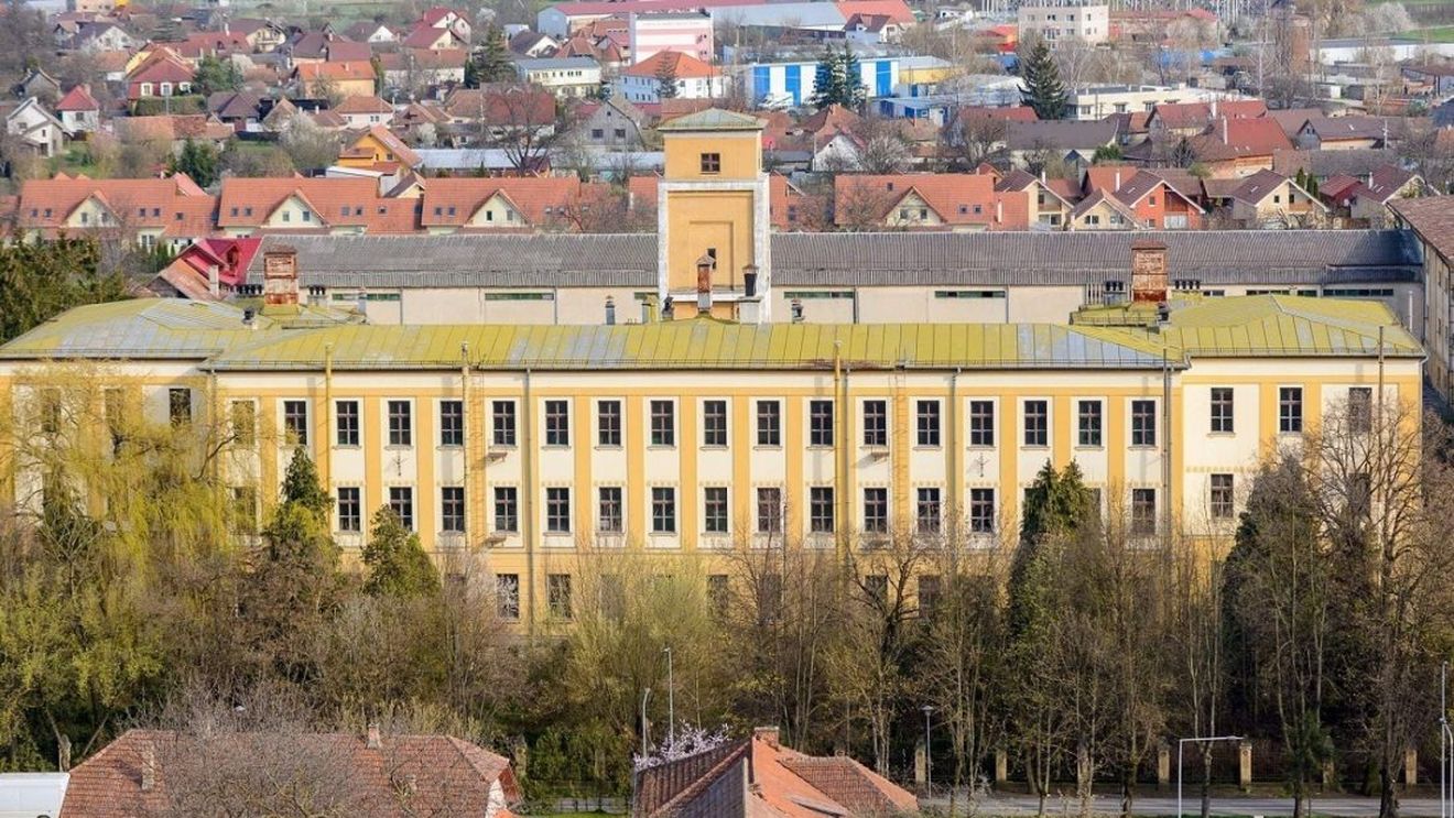 Fosta fabrică de tutun din Sf. Gheorghe devine centru cultural / Primăria a lansat un sondaj de opinie în care le cere cetățenilor să vină cu idei pentru fiecare spațiu din complex