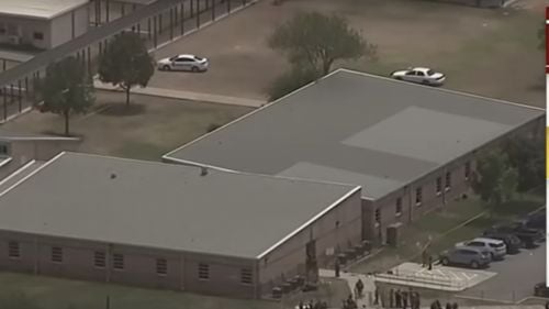 SUA: Departamentul de Justiţie evaluează reacţia forţelor de ordine în privința atacului armat de la şcoala din Uvalde, Texas