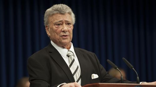 Votați și după moarte /În Pennsylvania, Anthony DeLuca (85 de ani) și-a păstrat locul în Camera Reprezentanților, deși a murit acum o lună / Iar Barbara Cooper (93 de ani) care a murit tot în octombrie, a câștigat în Tennessee