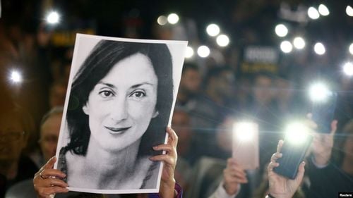 Malta: Un fost ministru al Economiei i-ar fi achitat 350.000 de euro unui ucigaș plătit, acuzat de asasinarea jurnalistei Daphne Caruana Galizia