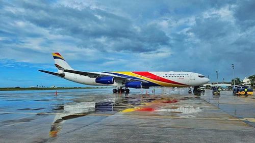 Presa franceză: Strania companie românească suspectată de implicare în trafic de persoane / Misterul persistă în jurul companiei Legend Airlines