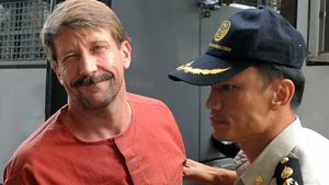 ”Negustorul morții” îl îndeamnă pe Donald Trump să se refugieze în Rusia/ ”Viața lui este în pericol”, susține traficantul rus de arme Viktor Bout