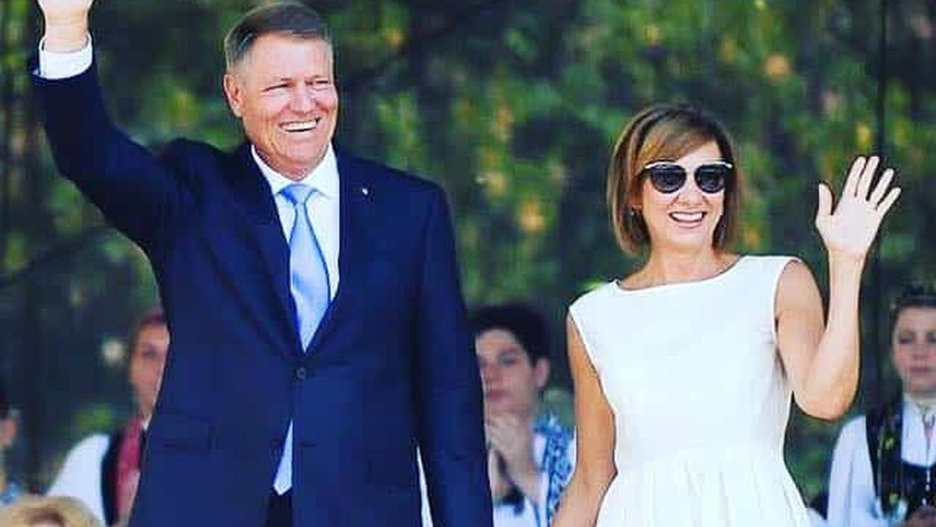 Soții Iohannis au fost somați să-și plătească datoriile la bugetul local, la finalul lui 2025 / Primăria Sibiu: Cei doi apar pe o listă a datornicilor, însă e veche (Turnul Sfatului)