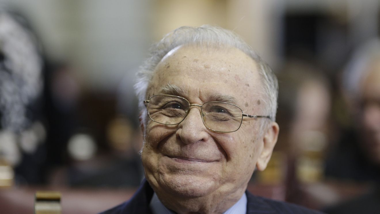 Ion Iliescu se află în continuare la terapie intensivă / Este conştient, stabil cardiovascular