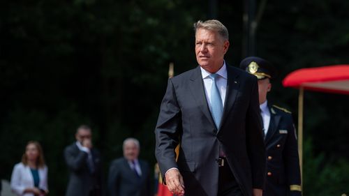 Klaus Iohannis propune o creștere a pensiilor ”mai mare decât a fost vehiculată până acum”: „Nu știu dacă bugetul permite o creștere de 15%, dar cred că trebuie venit cu o creștere care compensează în bună măsură inflația”