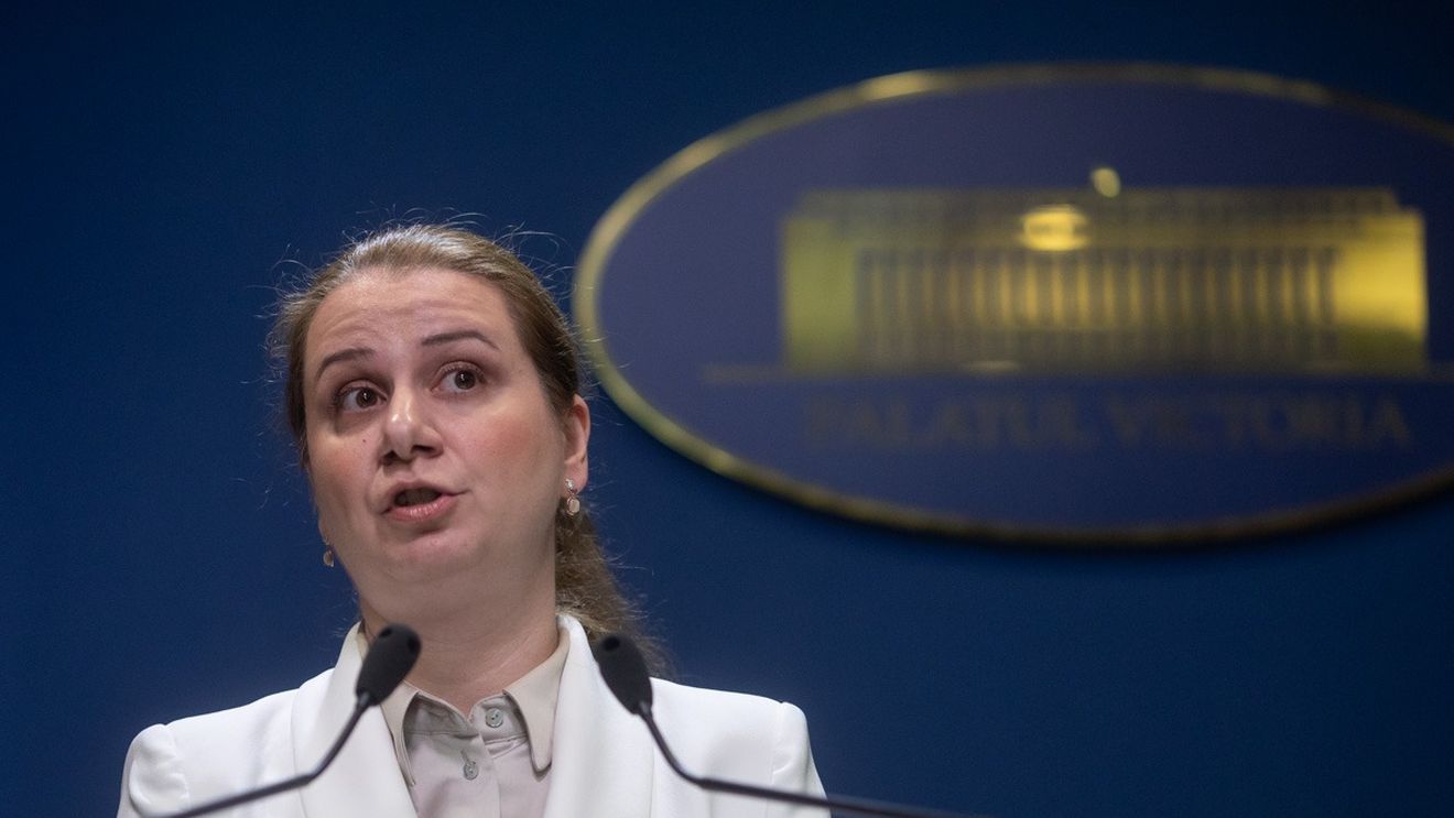 Se modifică schimbarea. Ministrul Ligia Deca susține că elevii de clasa a IX-a vor avea bursele de merit calculate pe baza mediei de admitere, nu a celei generale din clasa a VIII-a, cum scria în draftul ordinului de ministru