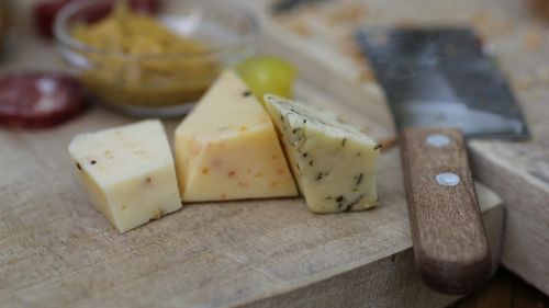 Câștigătorii primului Concurs Național de Brânzeturi Semi maturate și maturate / Marea Medalie de Aur, primită de Brânza Gran Sârbova / Ce sfat are președinta juriului pentru producători