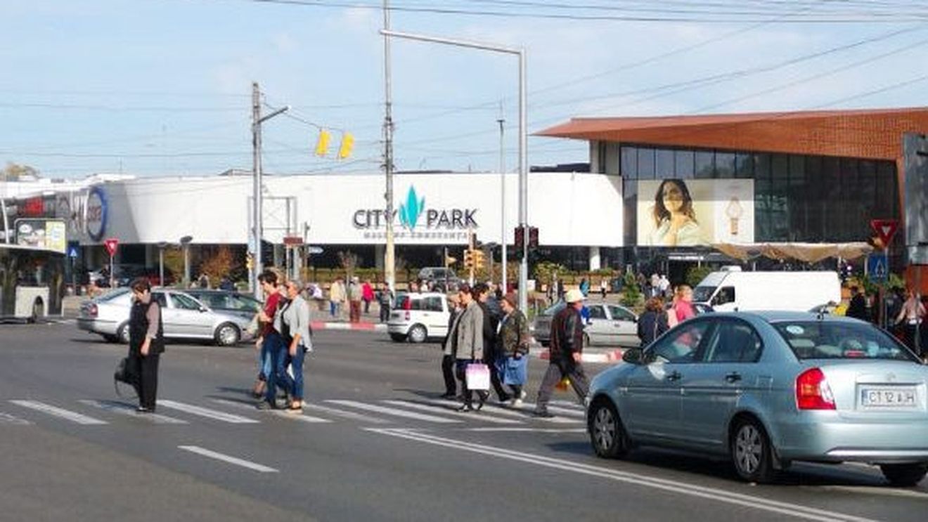 UPDATE Alerta falsă cu bomba de la un mall din Constanța a fost dată de un bărbat cu probleme psihice, care a fost amendat cu 4000 lei
