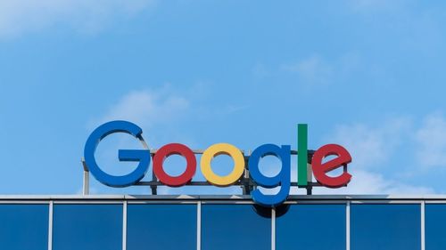 Rusia a amendat Google cu aproape 100 de milioane de dolari pentru că nu a șters conținut pe care Moscova îl consideră ilegal