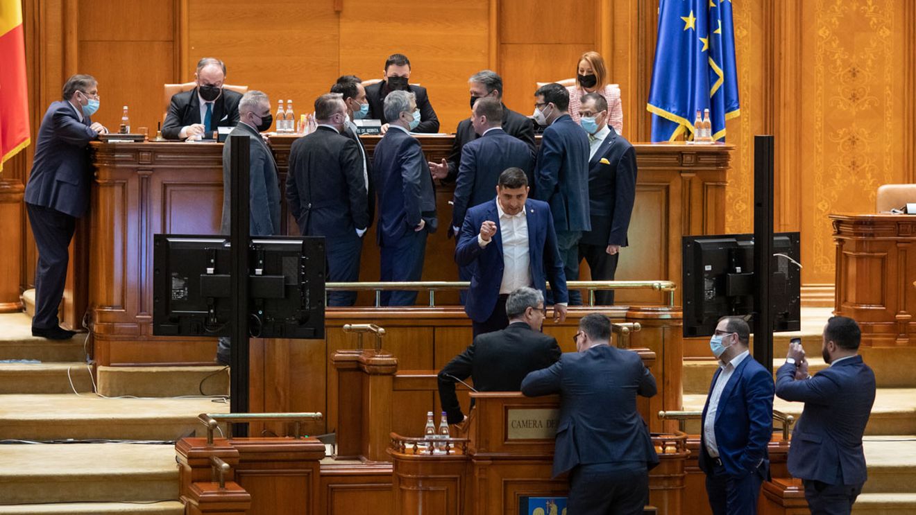 George Simion, după ce l-a agresat pe Virgil Popescu: Îmi cerea să-l bat, m-a provocat / Restul miniștrilor vor păți la fel, dar din partea românilor / Eu sunt mai familiar cu oamenii