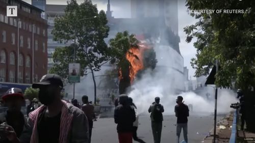 Manifestanții din Kenya ies din nou în stradă, în ciuda retragerii proiectului de buget