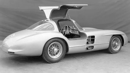 Un Mercedes din 1955 a fost vândut cu 135 de milioane de euro, record mondial pentru o mașină scoasă la licitație