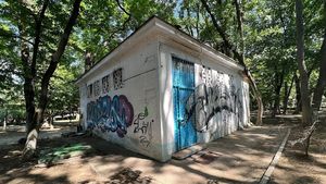 Primăria Sectorului 1 redeschide fostele toalete publice dezafectate şi pe cele transformate în baruri în anii 2000