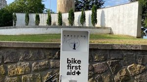 12 din cele 13 stații pentru repararea bicicletelor din Sfântu Gheorghe au fost vandalizate în două luni / Primar: Cer mai mult respect pentru cei care muncesc pentru oraș în fiecare zi!