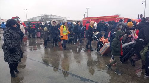 Ministerul de Interne: Peste 4000 de ucraineni au solicitat azil în România / Gradul de ocupare a centrelor de cazare ale Inspectoratului pentru Imigrări este de 61,6%